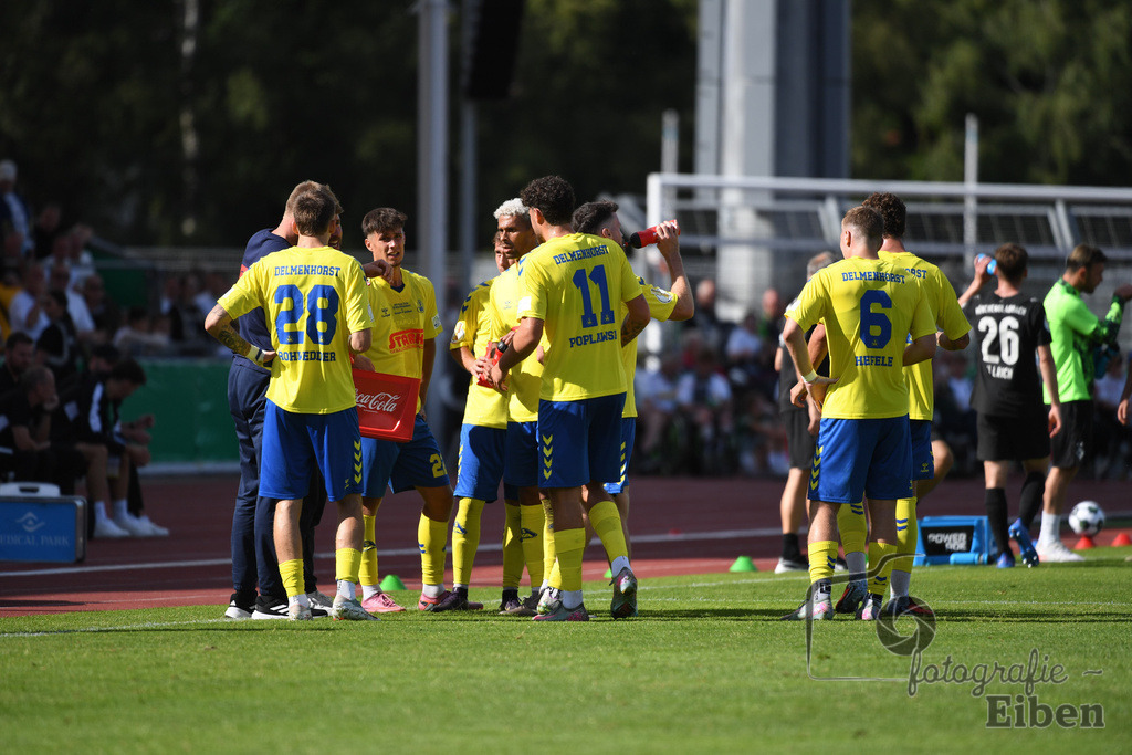 SV Atlas-Delmenhorst-Borussia Mönchengladbach | DFB-Pokal 1. Runde;SV Atlas Delmenhorst (gelb)-Borussia Mönchengladbach (schwarz) am 17.08.2025 in Oldenburg (Marschweg-Stadion), Photo: Philip Eiben 2025 - Realisiert mit Pictrs.com