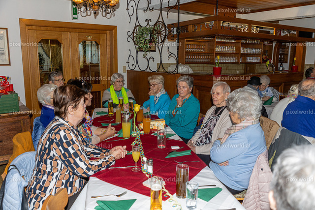 Seniorenbund - Fleischnudel Essen beim Gfrerer-Lipp | Bildershop von pixelworld.at - Realisiert mit Pictrs.com