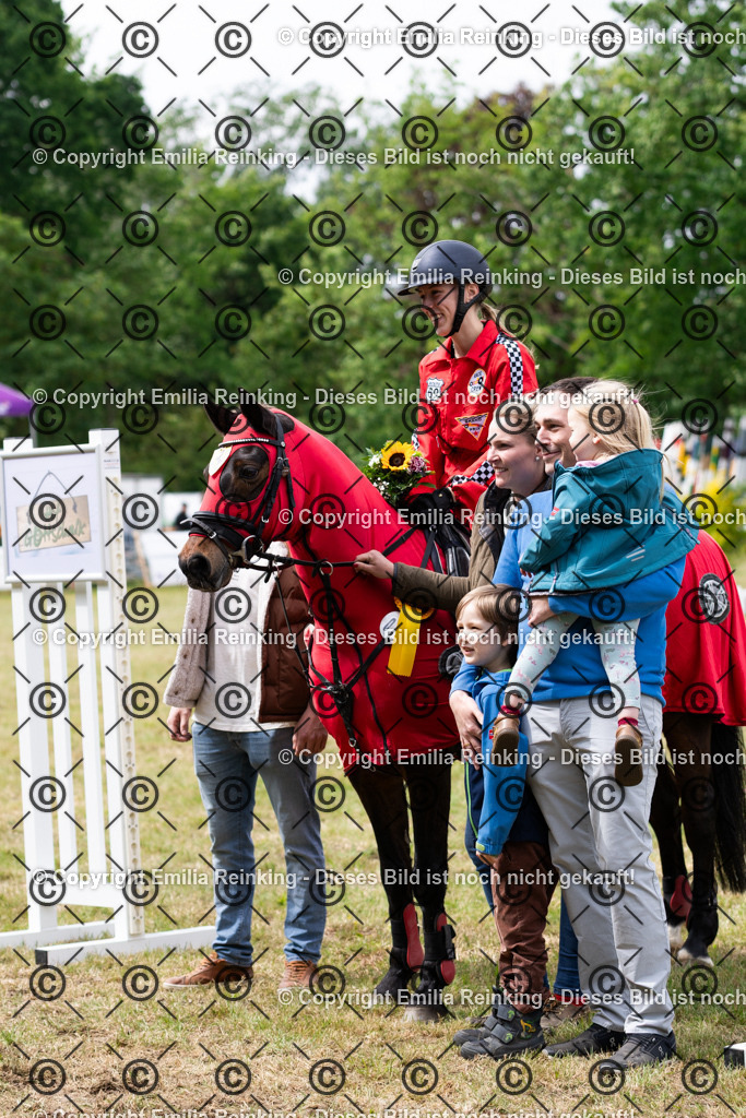 CL5A8025 | Emilia Reinking Fotografie - Realisiert mit Pictrs.com