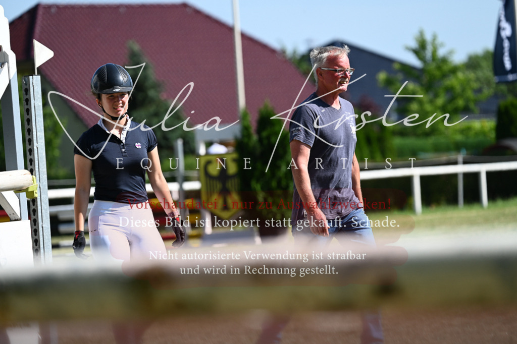 DSC_1814 | Pferde- und Turnierfotografie in Westsachsen. Pferdeportraits, Auftragszeichnungen und intuitive Kunst.