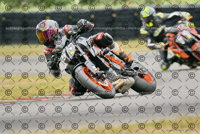 25bt05-1522 | markuskiefer.com - Realisiert mit Pictrs.com