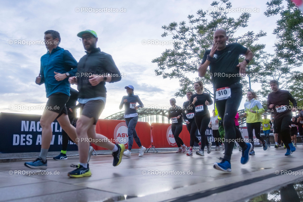 23. ASV Nachtlauf; Koeln, 13.05.26 | Impressionen vom 23. ASV Nachtlauf am 13.05.26 am Tanzbrunnen in Koeln. Foto: BEAUTIFUL SPORTS/Leah Kohring