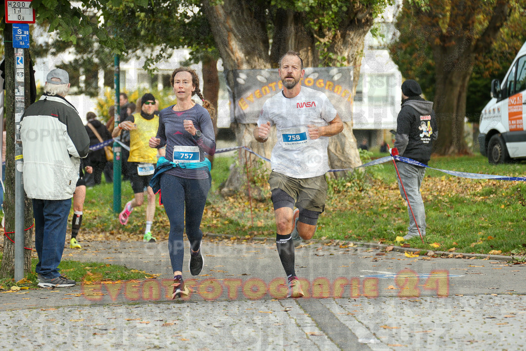 241020_1010_EX1_7983 | Sportfotografie im Rhein-Sieg Kreis, Köln, Bonn, NRW, Rheinland Pfalz, Hessen, etc. Unser Tätigkeitsfeld umfasst den Laufsport vom Volkslauf über den Marathon, Duathlon, Triathon bis zum Ultralauf wie Kölnpfad Ultra oder Schindertrail.