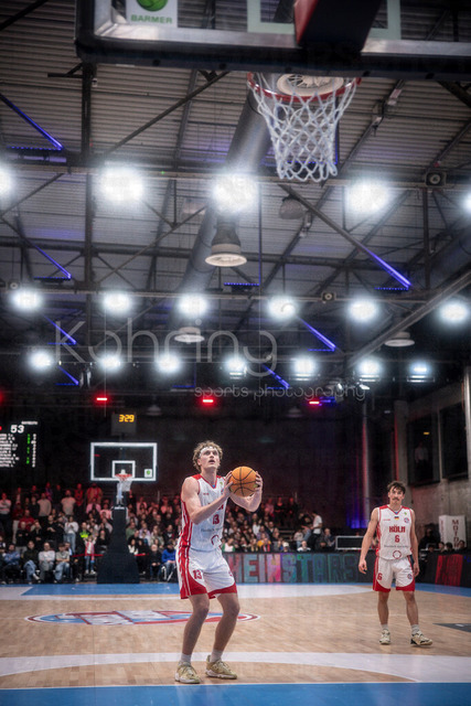 Barmer 2. Basketball Bundesliga ProA: Rheinstars Koeln vs. BBC Bayreuth, 11.01.26 | Köln, 11.01.26 - Adam John Paige (RheinStars Köln, 13, PF) beim Freiwurf während des Spiels der Barmer 2. Basketball Bundesliga ProA: Rheinstars Koeln vs. BBC Bayreuth in der Motor World in Köln.