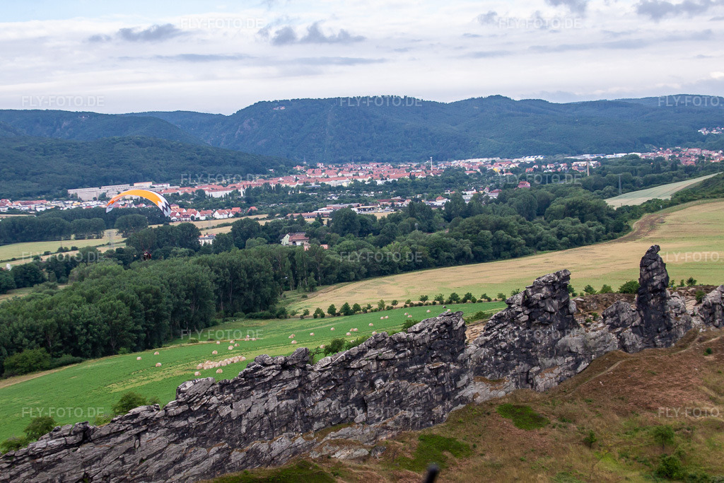 Luftbild: Teufelsmauer (Königsstein) im Ortsteil Weddersleben in Thale im Bundesland Sachsen-Anhalt in Deutschland. Foto: IMG_41977.jpg vom 26.06.2011 durch Werner Riehm/FLY-FOTO.de