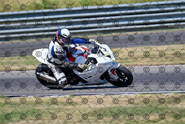 26bt04-0590 | markuskiefer.com - Realisiert mit Pictrs.com