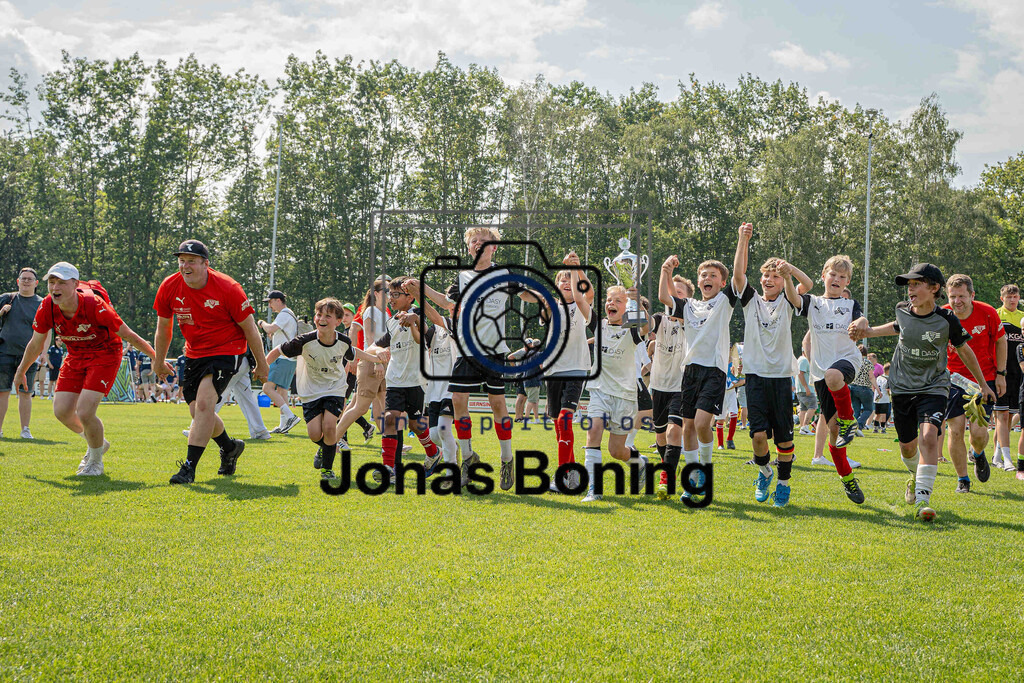 Fußball I E-Junioren I Saison 2025-2026 I OM-Cup Lüsche I Sonntag  I 25705 | jns.sportfotos - Realisiert mit Pictrs.com