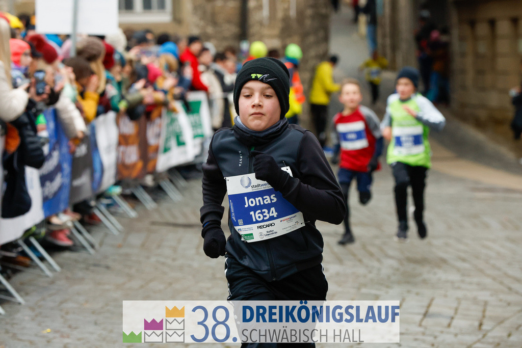 1700m Stadtwerke Jugendlauf | 3 Koenigslauf 2024 1700m Stadtwerke Jugendlauf - Realisiert mit Pictrs.com