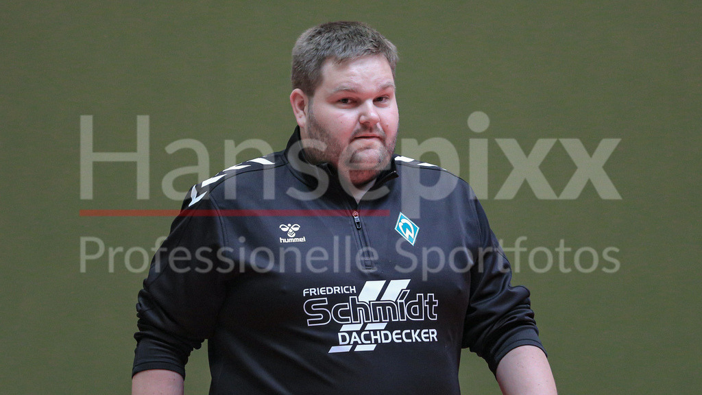 Handball, 2. Bundesliga Frauen, Training SV Werder Bremen | v.li.: Timm Dietrich (Trainer, Cheftrainer, SV Werder Bremen) Portrait, Nahaufnahme, Einzelfoto, Einzelbild