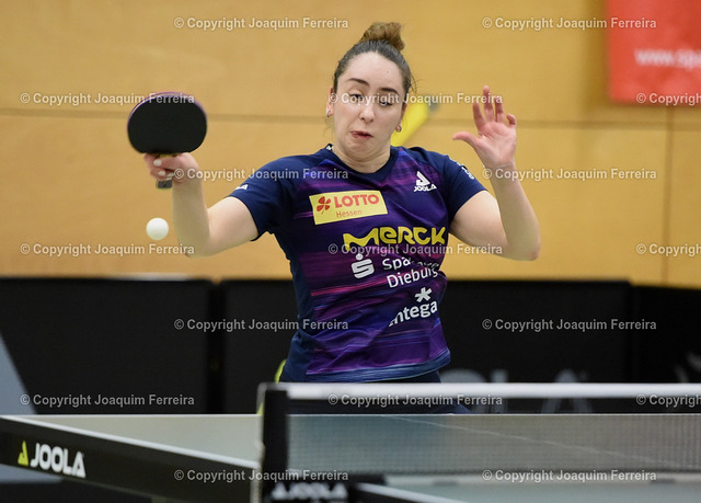 Lupulesku-01 | 2025.03.01  Tischtennis  Damen 1. Bundesliga TSV 1909 Langstadt - TTC 1946 Weinheim v.l., Izabela Lupulesku (TSV Langstadt Tischtennis Damen 1.Bundesliga) spielt eine Vorhand. - Realisiert mit Pictrs.com