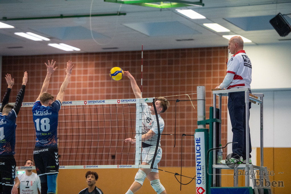 VSG Ammerland-Oldenburger TB | Regionalliga; VSG Ammerland (blau)-Oldenburger TB (weiß) am 18.01.2025 in Bad Zwischenahn (Sporthalle Schilldestraße ), Photo: Philip Eiben 2025 - Realisiert mit Pictrs.com