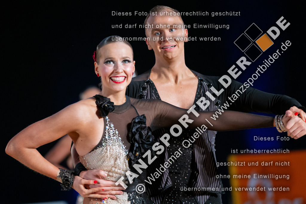 20250503-10297 | Hier finden Sie Tanz Bilder vom Latein und Standard Formationen tanzen. Sportbilder vom Tanzsport. Schöne Fotos und von Weltmeisterschaft, Europameisterschaft, Bundesliga, Regionalliga, Oberliga und Landesliga sowie von GOC Stuttgart, DanceComp, WM Bremen