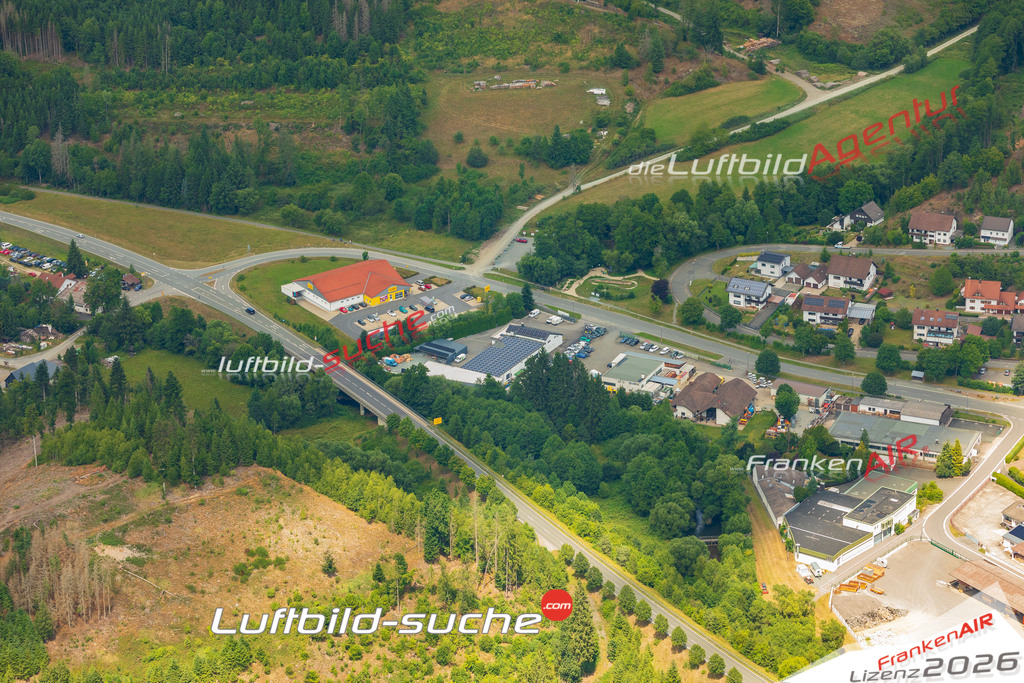 Luftaufnahme der Stadt Wallenfels - Die Luftaufnahme wurde 2025 vom UL-Flugzeug heraus erstellt ( keine Drohne ) - Hochauflösende Luftaufnahme - für professionelle Ausdrucke geeignet. Die Geschenkidee !Mit Lizenz und Bildrechte bestellbar