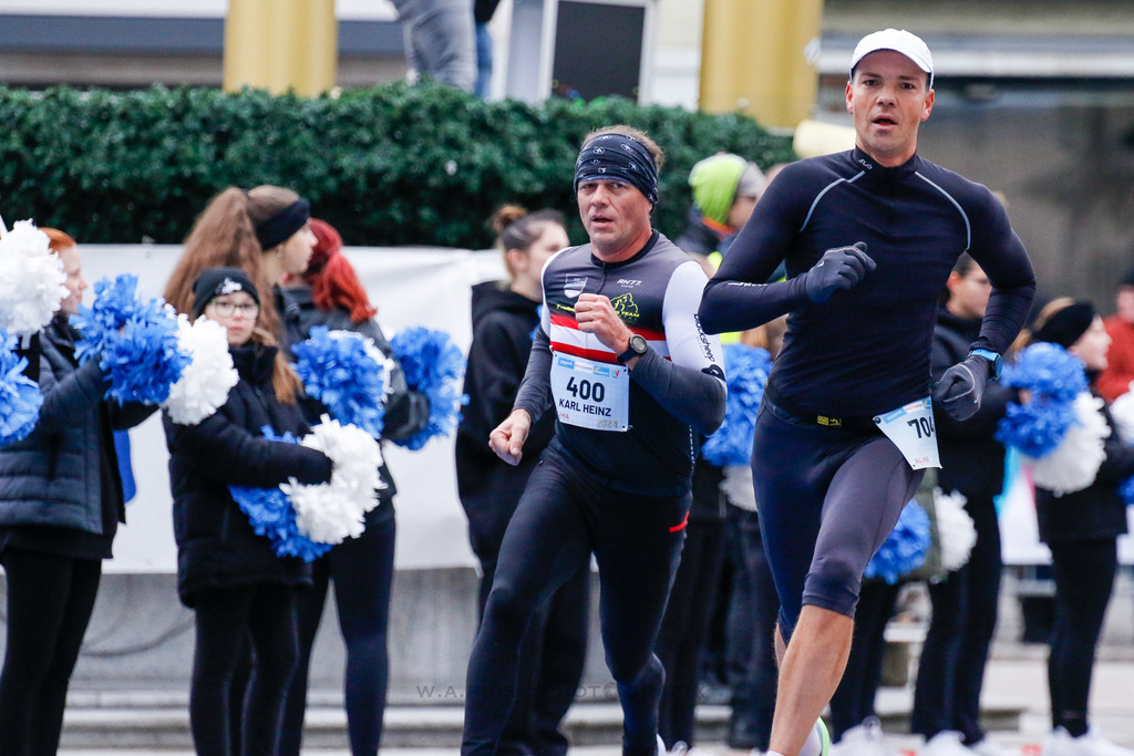 AW_20231231awmac8595 | WELS, 31.12.2023, Sparkasse Silvesterlauf Wels 2023 , Image shows: Photo: WAPICS / Andreas Willdoner