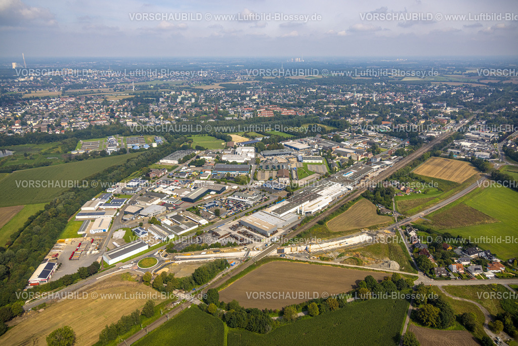 Kamen230900818 | Luftbild, Südkamener Spange, Baustelle mit Neubau und Unterführung, Anschluss an Dortmunder Straße und Westicker Straße, Bahngleise und Unterführung, Gewerbegebiet Westicker Straße, Kamen, Ruhrgebiet, Nordrhein-Westfalen, Deutschland