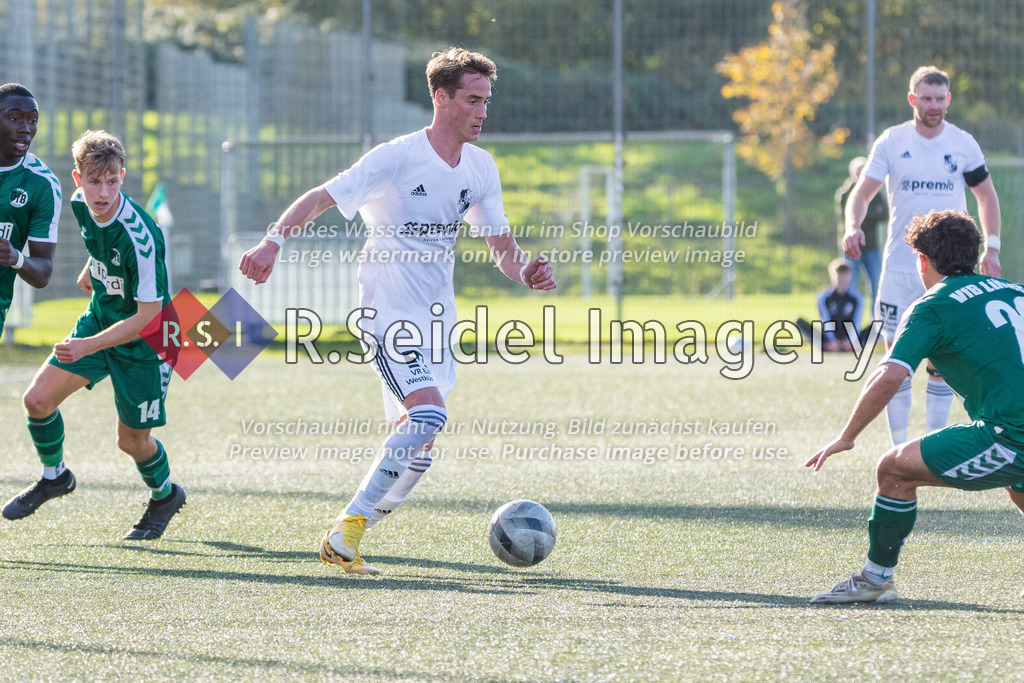 Fußball, Saison 2022/23, Flens-Oberliga, VfB Lübeck II - Heider SV, Lohmühle KR (Lübeck), 16.10.2022, 14. Spieltag | Jesper Tiedemann (#10, Heide)