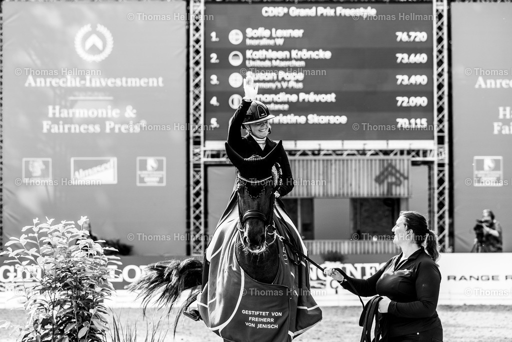 TH_423-Inoraline W-Lexner_ Sofie_29395 | Al Shiraàa Deutsches Spring- und Dressur-Derby 2025 am 31.05.25 in Hamburg, Thomas Hellmann, 423Inoraline WLexner, Sofie