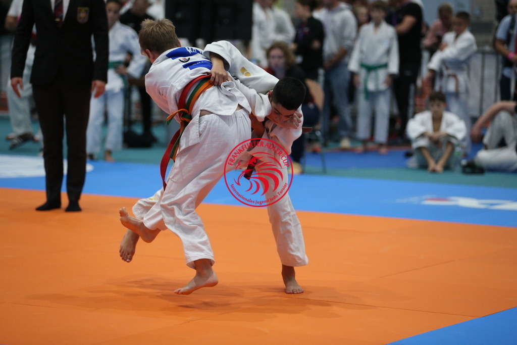 AT3Y1880 | Fotos vom Adler Cup - Pictures from Adler Cup

Hier findet Ihr alle Eindrücke und großen Momente der Adler Cup Wochenenden. Here you will find all impressions and great moments of the Adler Cup weekends. - Realisiert mit Pictrs.com