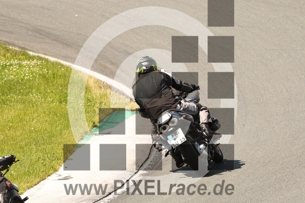 0144-20260601_04411 | Schöne Erinnerungen an spannende Momente - das festzuhalten ist unser Job. PIXELrace.de ist seit 2003 auf den Rennstrecken Europas unterwegs um die Action draußen beim Fahren und die wunderbare Stimmung imm Fahrerlager für euch einzufangen.
