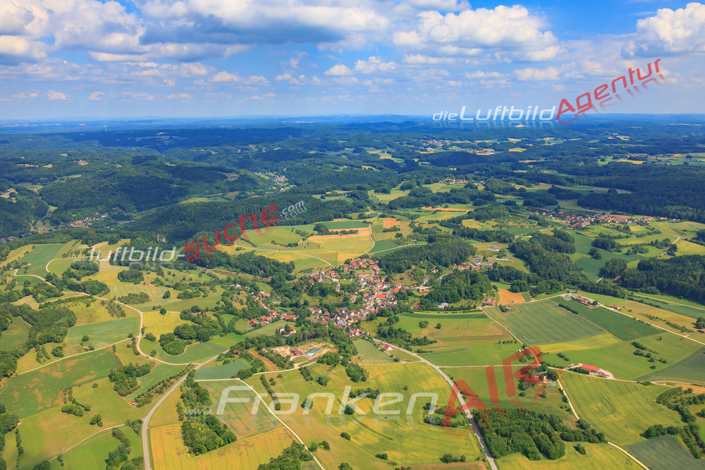 Luftbild von  Graefenberg - Luftaufnahme wurde 2017 von https://frankenair.de mittels Flugzeug (keine Drohne) erstellt - die Geschenkidee