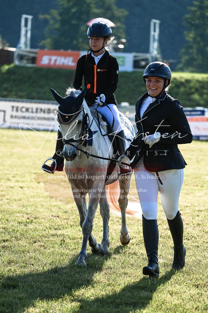 DSC_0539 | Pferde- und Turnierfotografie in Westsachsen. Pferdeportraits, Auftragszeichnungen und intuitive Kunst.