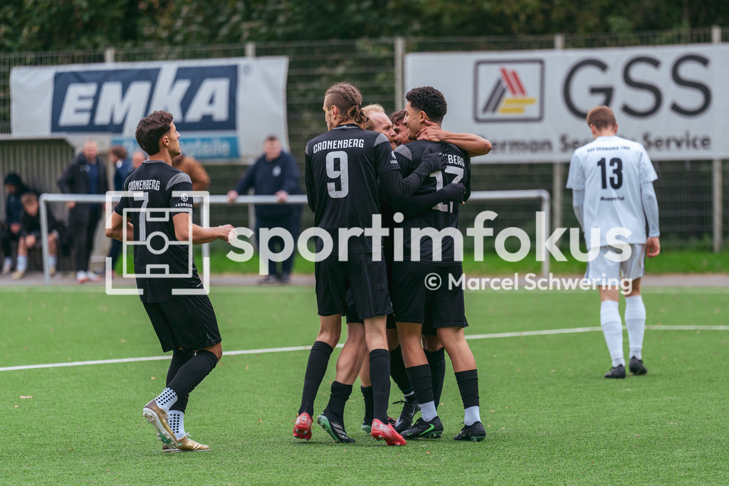 SSV Germania Wuppertal – Cronenberger SC | Yassin Bouaasria (7, Cronenberger SC), Nermin Hadzic (9, Cronenberger SC) und  Younes El-Abdouni (17, Cronenberger SC) v.l. beim gemeinsamen Torjubel. Bezirksliga Niederrhein, Gruppe 2: SSV Germania Wuppertal gegen Cronenberger SC, Wuppertal, 11.10.2026. Endstand: 1:4. sportimfokus / Marcel Schwering - Realisiert mit Pictrs.com