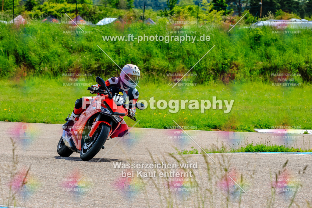 MotoTeam-0325 | Hier findet Ihr Bilder von Touristenfahrten auf der Nürburgring Nordschleife oder von anderen Veranstaltungen die ich besucht habe. Viel Spass beim Durch Schauen 