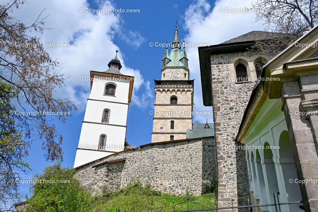 Slowakei_ Banskobystricky kraj_ Kremnica_ 23.04.2025-36 | 23.04.2025, Slowakei, SVK, Banskobystrický kraj, Kremnica, im Bild Kremnica ist eine Stadt und ehemalige Bergstadt in der Mittelslowakei, Stadtansichten, Themenbilder, Sehenswuerdigkeiten, Historische Gebauede, Stadtburg Kremnica mit der Katharinenkirche 