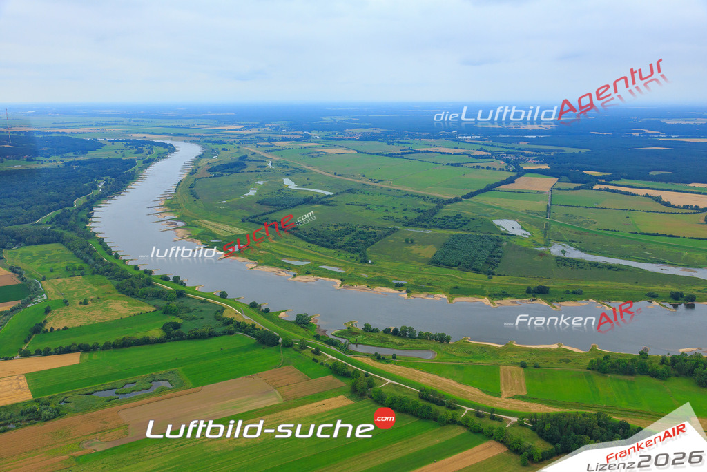 Luftbild von Schnackenburg feuerwehr Schnackenburg - Luftaufnahme wurde 2016 von https://frankenair.de mittels Flugzeug (keine Drohne) erstellt - die Geschenkidee
