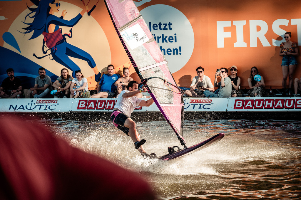 Kieler WOCHE Tow In Windsurf - @art_tokarev dpmedia (32 von 63) | dp-photography - Realisiert mit Pictrs.com