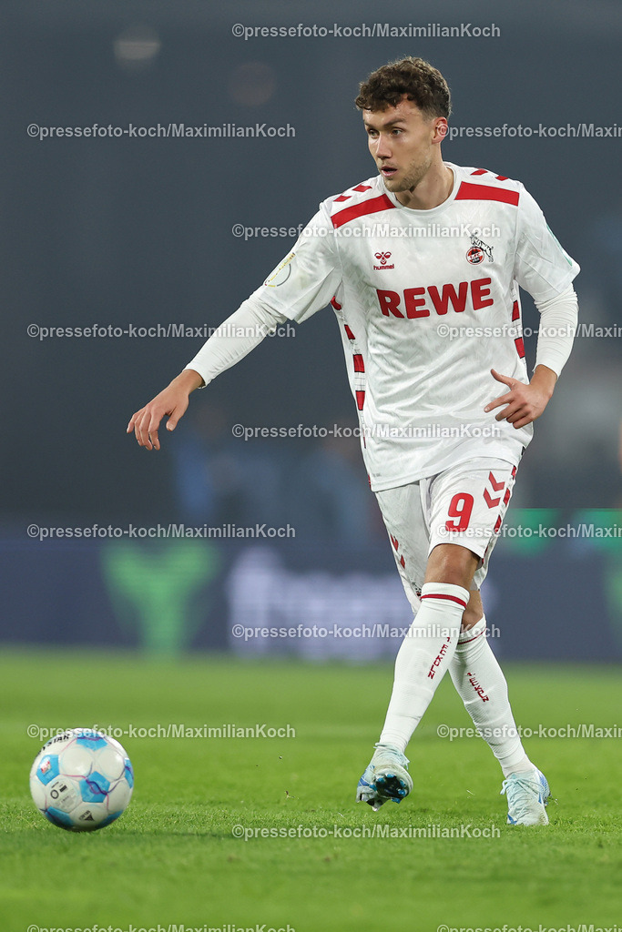 1FC04122403216 | 04.12.2024, Fußball, 1. FC Köln - Hertha BSC, Achtelfinale DFB-Pokal, RheinEnergieSTADION, Saison 2024 2025: Luca Waldschmidt (1.FC Köln #9)DFB regulations prohibit any use of photographs as image sequences and or quasi-video.