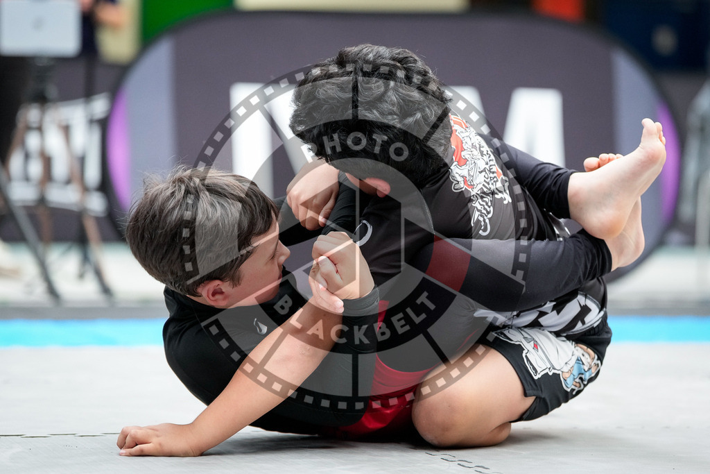 20250920PBB3599 | Athletes compete during the AJP Tour Hamburg International Jiu-Jitsu Championship, on September 20, 2025 in Hamburg, Germany. © Chiara Dazi / photoblackbelt