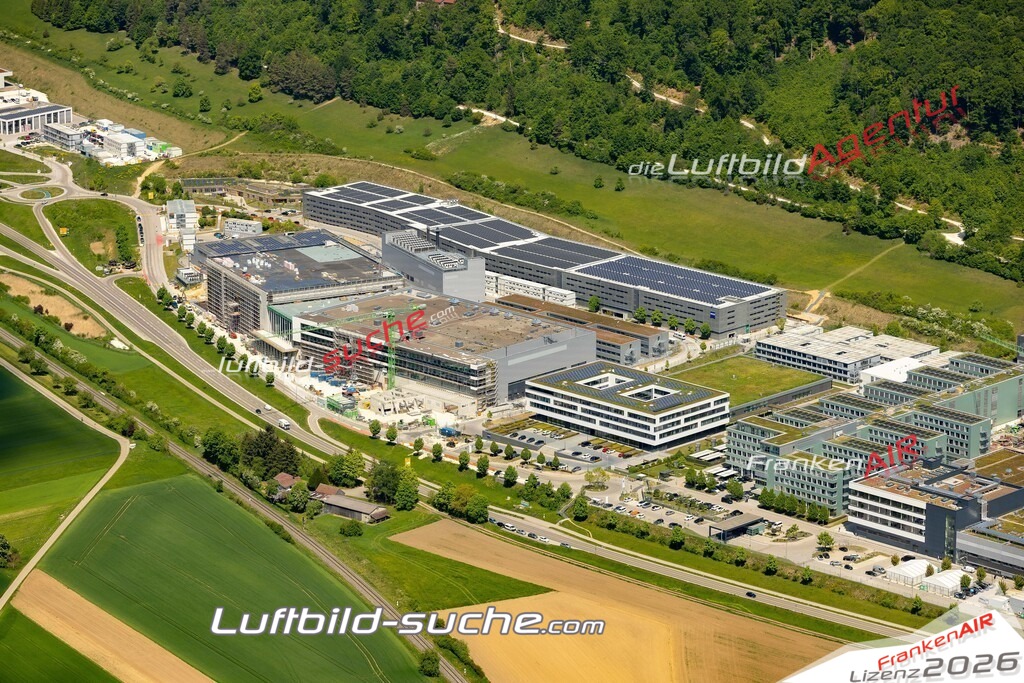 Luftaufnahme von Oberkochen Vs Google Maps- Die Luftaufnahme wurde 2025 vom UL-Flugzeug heraus erstellt ( keine Drohne ) - Hochauflösende Luftaufnahme - für professionelle Ausdrucke geeignet. Die Geschenkidee !Mit Lizenz und Bildrechte bestellbar