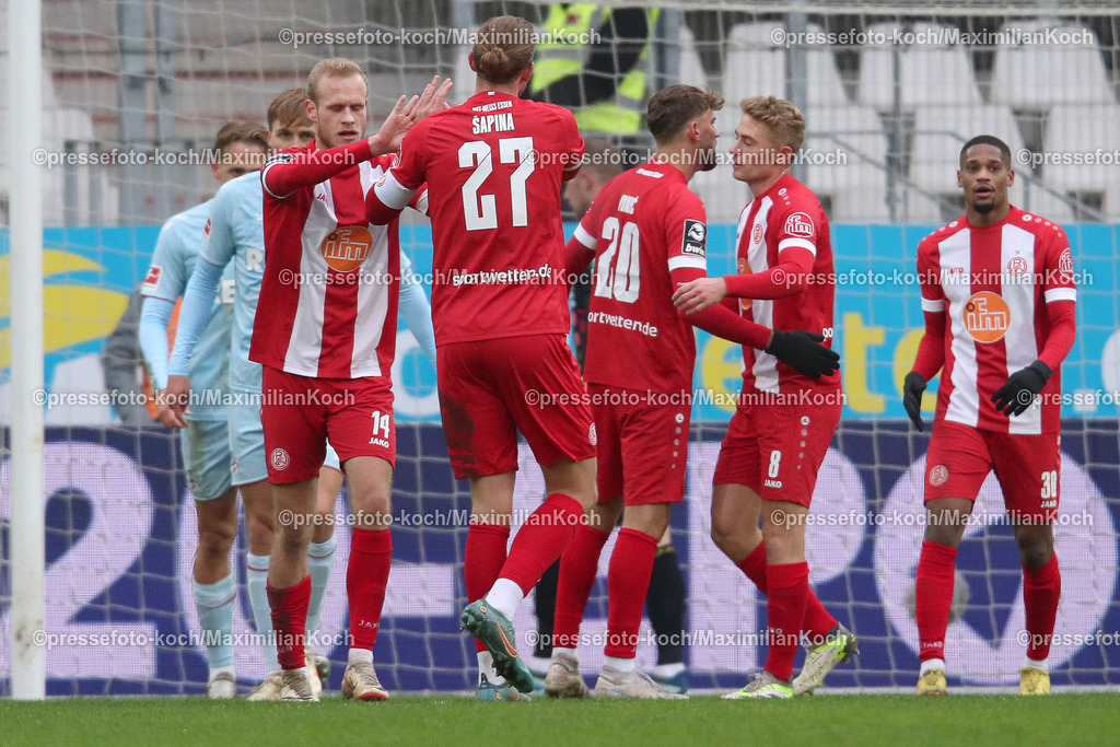 RWE06012401016 | 06.01.2024, Essen, Fußball, Herren, Stadion an der Hafenstraße, Testspiel, Rot-Weiss Essen – 1. FC Köln:  Torjubel nach dem 2:0 durch Leonardo Vonic (Rot-Weiss Essen). 
DFB regulations prohibit any use of photographs as image sequences and or quasi-video.