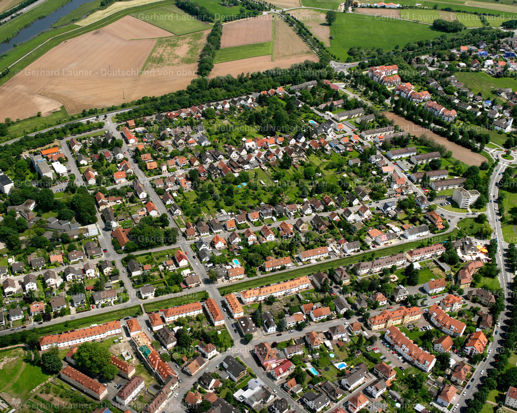 2626340 | SUNDHEIM 09.06.2006 Ortsansicht am Rande von landwirtschaftlichen Feldern und Nutzflächen  in Sundheim im Bundesland Baden-Württemberg, Deutschland // Village view on the edge of agricultural fields and land  in Sundheim in the state Baden-Wuerttemberg, Germany Foto: Gerhard Launer