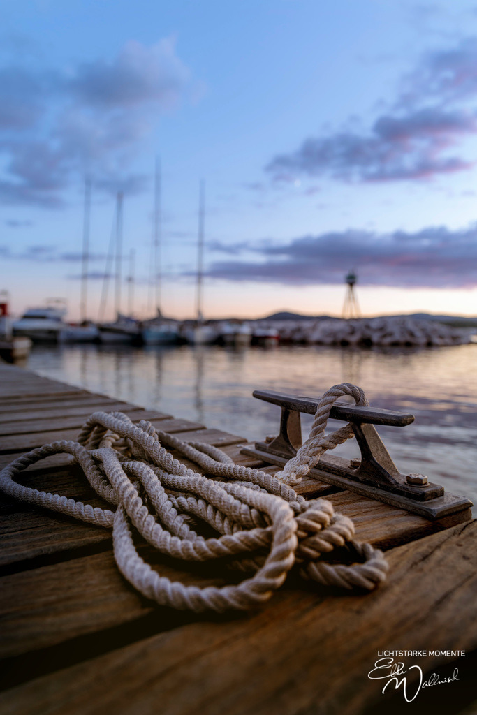 Le Lavandou | Herzlich willkommen auf meiner Seite! Ich bin Elke Wallnisch, Deine Fotografin für lichtstarke Momente. Der Name steht für alles, was mich mit der Fotografie verbindet: Das Licht und seine machtvolle Wirkung auf eine Situation oder unsere Stimmung - Realisiert mit Pictrs.com