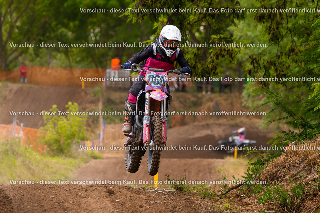 07_05_BernauerSchleife-8075 | Sportfotografin aus Berlin-Brandenburg mit Fokus auf Motocross. Ich halte deine sportliche Leistung und echte Emotionen auf und neben der Strecke professionell fest. Entdecke die Fotos von deinem Rennen und bestelle sie direkt hier im Shop.