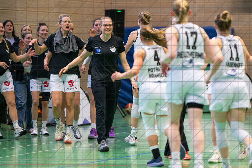 2. DBBL Nord 25/26 | Spieltag 21 | BBC Osnabrück vs. ETV Hamburg | 08.03.26: 2. DBBL Nord 25/26 | Spieltag 21 | BBC Osnabrück vs. ETV Hamburg / Osnabrück / Deutschland  //   CREDIT:www.bullenfotos.de, Martin König, Hörner Weg 40, D-49078 Osnabrück, +4917663732967 // Nutzung und Weitergabe nur zu den vereinbarten Zwecken. Presseanfragen an Ersteller. Alle Rechte beim Ersteller. Honorierung nach MFM. - Realisiert mit Pictrs.com