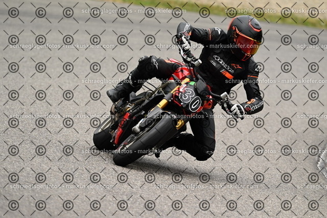 25bt02-1193 | markuskiefer.com - Realisiert mit Pictrs.com