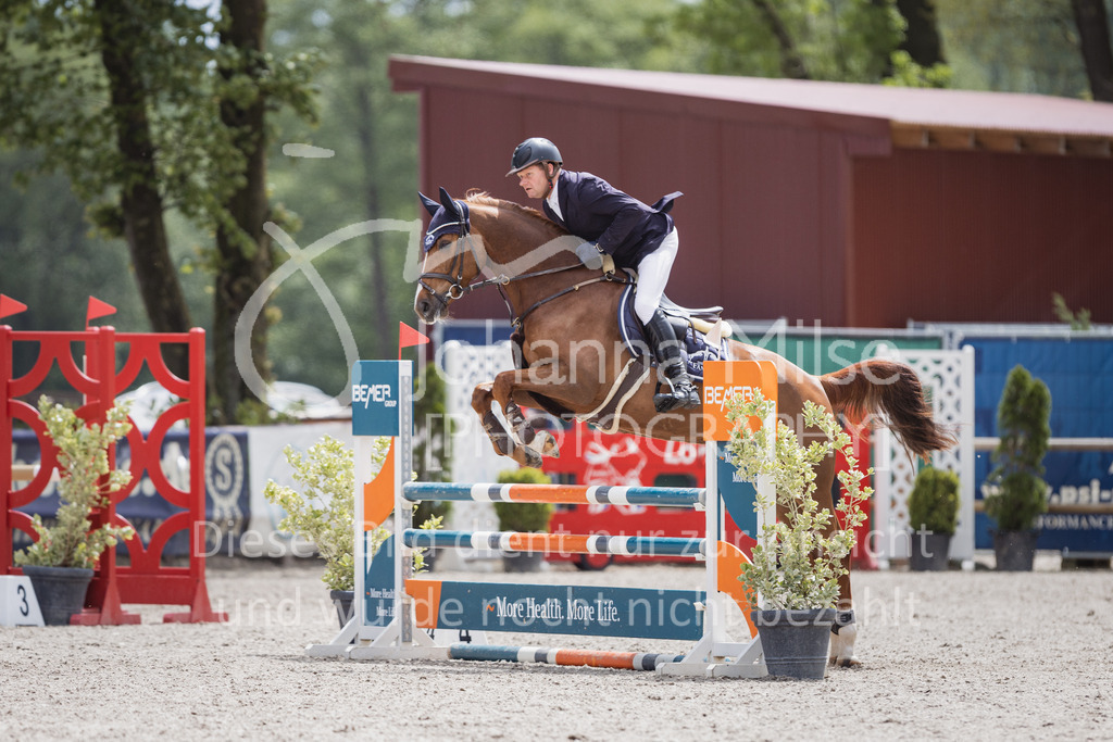 230516_Mühlen_03SprPf-A-390 | Deine schönsten Turniermomente als professionelle Fotos! Entdecke hochwertige Pferdesport-Fotografie im Online-Shop. Jetzt Fotos finden & bestellen!