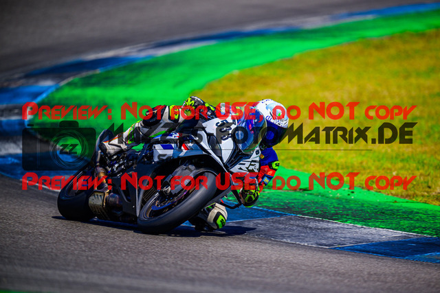 MaZZes_FotoMatrix_240520_6007705_5623 | WEISS