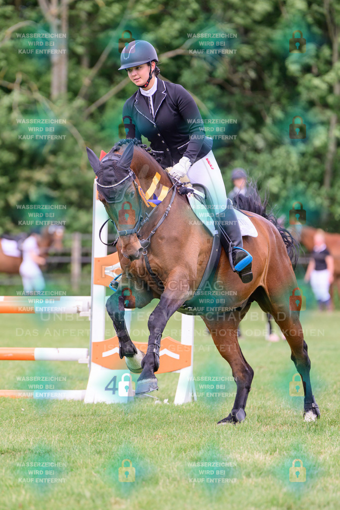 30052026-Forstinning-Prfg20-0576 | Fokus Hufschlag Fotografie - Realisiert mit Pictrs.com