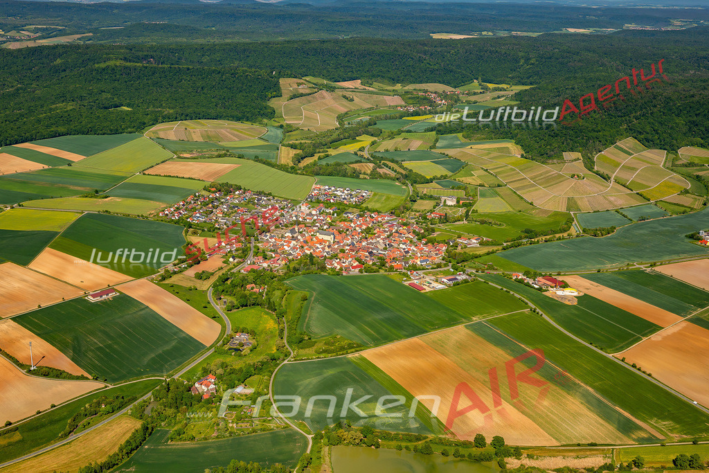 oberschwarzach-map-luftbild-1267-jahr-2025 | Luftaufnahme von Oberschwarzach Vs Google Maps- Die Luftaufnahme wurde 2025 vom UL-Flugzeug heraus erstellt ( keine Drohne ) - Hochauflösende Luftaufnahme - für professionelle Ausdrucke geeignet. Die Geschenkidee !Mit Lizenz und Bildrechte bestellbar