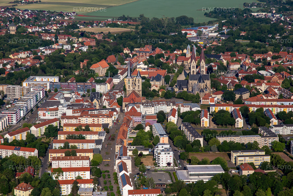 Luftbild: Dom und Domschatz Halberstadt von Osten in Halberstadt im Bundesland Sachsen-Anhalt in Deutschland. Foto: IMG_136334.jpg vom 15.06.2023 durch Werner Riehm/FLY-FOTO.deDom und Domschatz - Kulturstiftung Sachsen-Anhalt