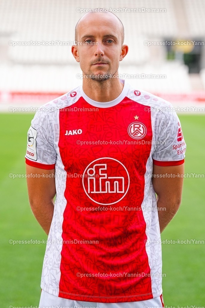 RWE22072501065 | Tobias Kraulich; Rot-Weiss Essen; 3.Liga, Porträttermin 2025/2026, 22.07.2025