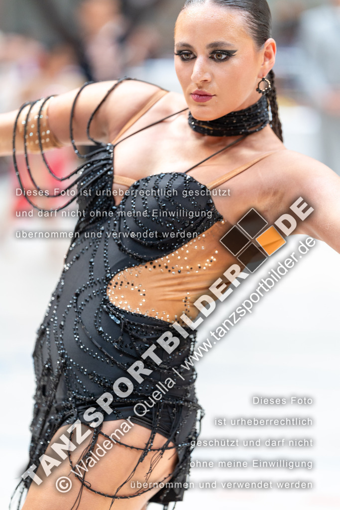 20240810-01615 | Hier finden Sie Tanz Bilder vom Latein und Standard Formationen tanzen. Sportbilder vom Tanzsport. Schöne Fotos und von Weltmeisterschaft, Europameisterschaft, Bundesliga, Regionalliga, Oberliga und Landesliga sowie von GOC Stuttgart, DanceComp, WM Bremen