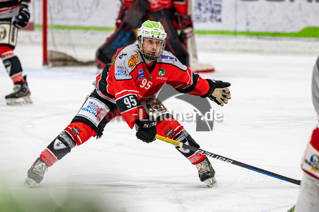 TSV Peißenberg Miners vs TEV Miesbach | Eishockey Bayernliga 2023/2024, TSV Peißenberg Miners vs TEV Miesbach, 20240202,
Moritz BIRKNER (Miners 95) in Aktion,
2024-02-02 in Peißenberg (Eisstadion)
95 Moritz BIRKNER (Miners 95)
Copyright: WolfgangxLindner foto-lindner.de