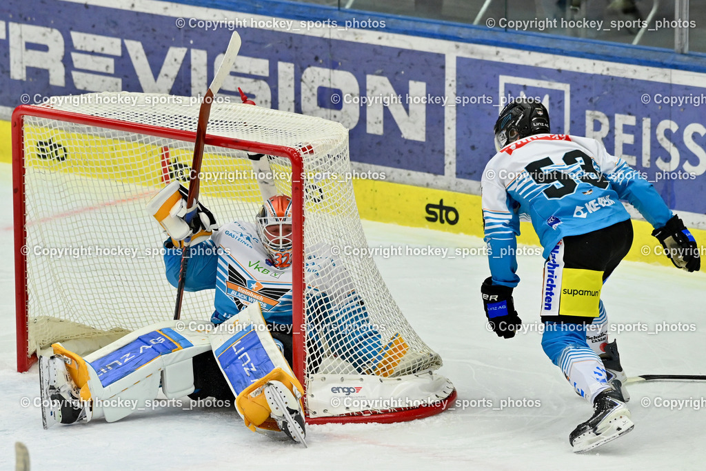 EC IDM WÄRMEPUMPEN VSV vs. Steinbach Black Wings Linz | #32 Rasmus Tirronen Black Wings Linz, #53 Paul Eder Black Wings Linz, EC IDM WÄRMEPUMPEN VSV vs. Steinbach Black Wings Linz, EC IDM WÄRMEPUMPEN VSV vs. Steinbach Black Wings Linz am 28.11.2025 in Villach (Stadthalle Villach), Austria, (Photo by Bernd Stefan)