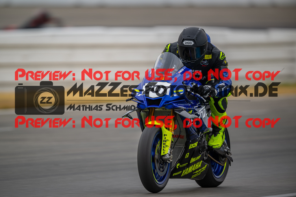 MaZZes-Fotomatrix-20260809-576751 | R1
