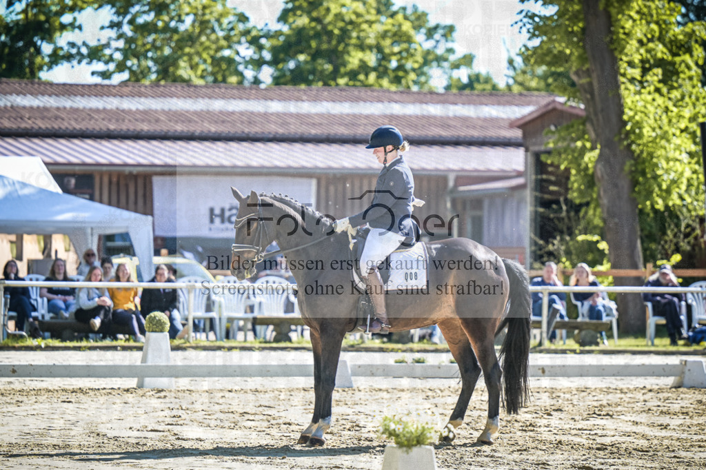 DOS_2689 | Entdecke hochwertige Reitturnierfotos von Foto Oger. Professionell, emotional und authentisch – jetzt Lieblingsmomente im Shop bestellen.Deutschlandweite Turnierfotografie. - Realisiert mit Pictrs.com